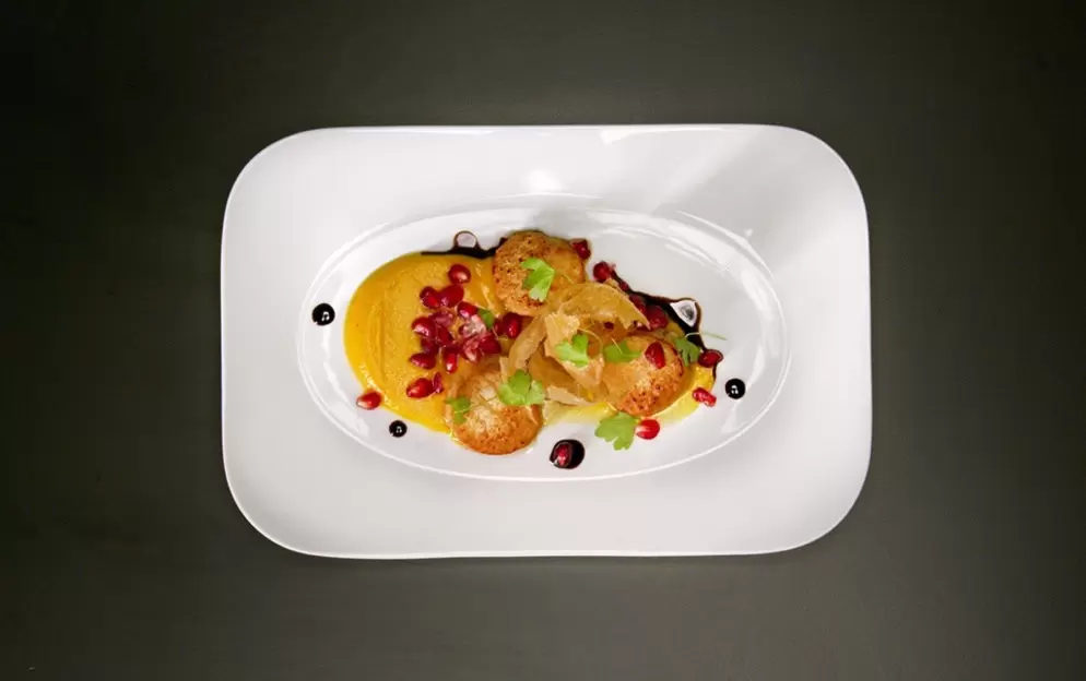 Celebrity Cruises Cosmopolitan Restaurant 2.jpg